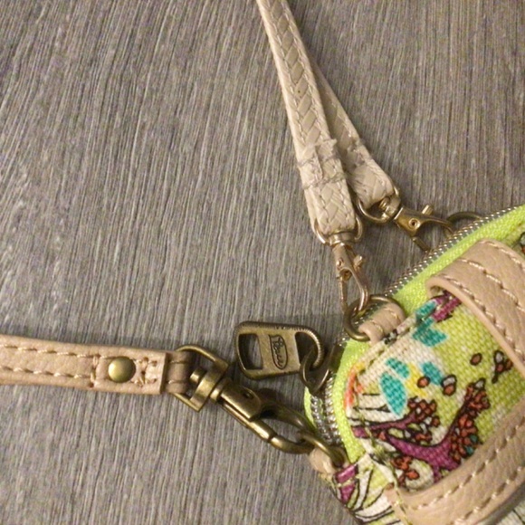 Sakroots Artist Circle Peace Wristlet Crossbody Wallet - Picture 4 of 5